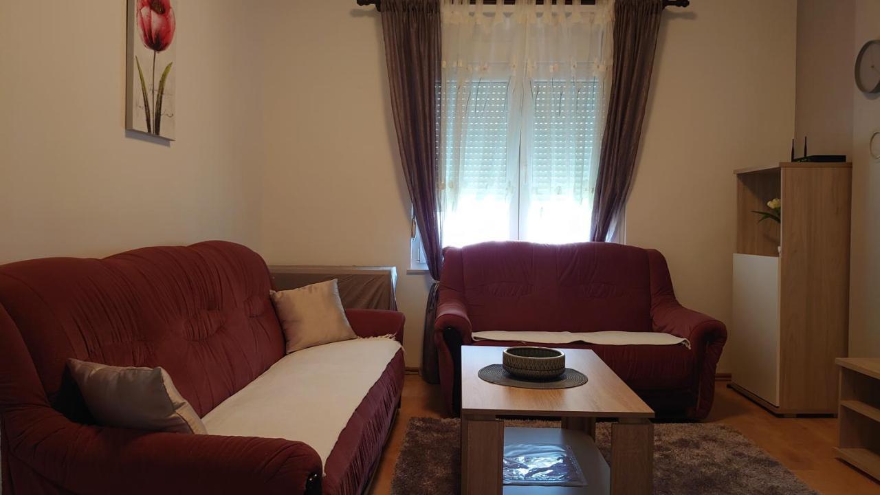 Apartments Tulipan - With Free Private Parking Garage Mostar Extérieur photo