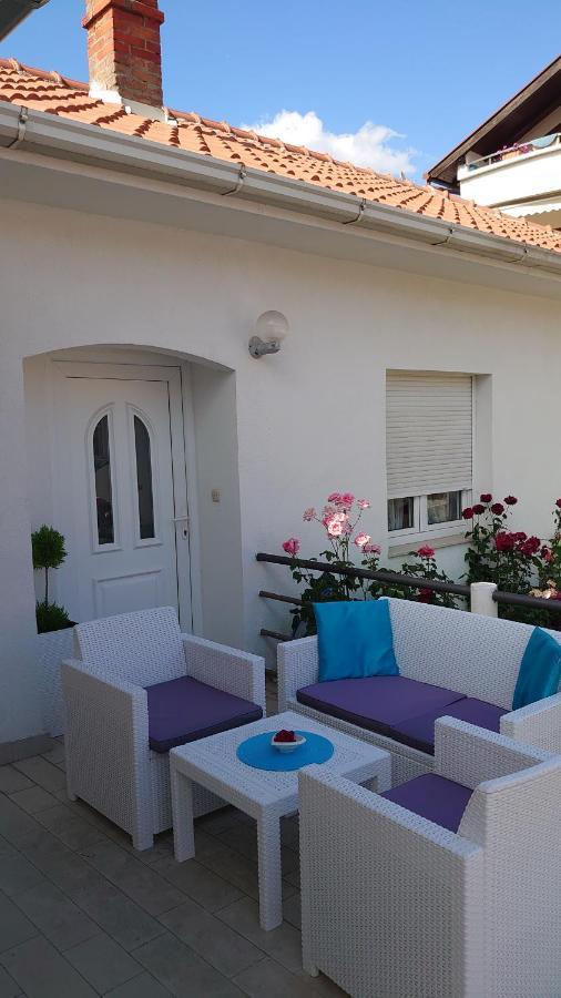 Apartments Tulipan - With Free Private Parking Garage Mostar Extérieur photo