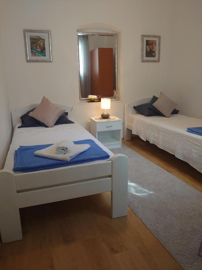 Apartments Tulipan - With Free Private Parking Garage Mostar Extérieur photo