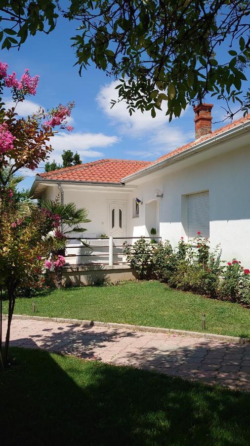 Apartments Tulipan - With Free Private Parking Garage Mostar Extérieur photo