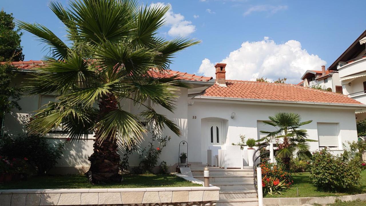 Apartments Tulipan - With Free Private Parking Garage Mostar Extérieur photo