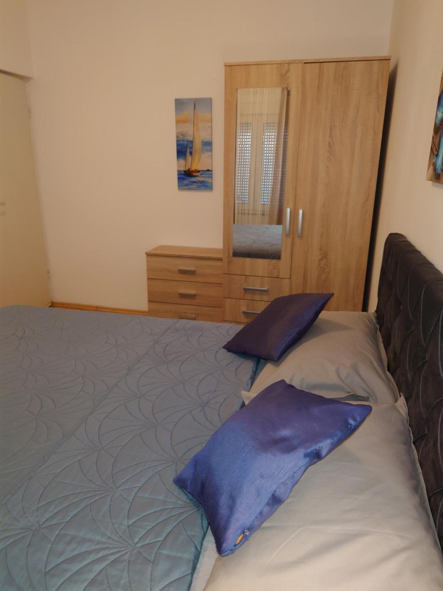 Apartments Tulipan - With Free Private Parking Garage Mostar Extérieur photo