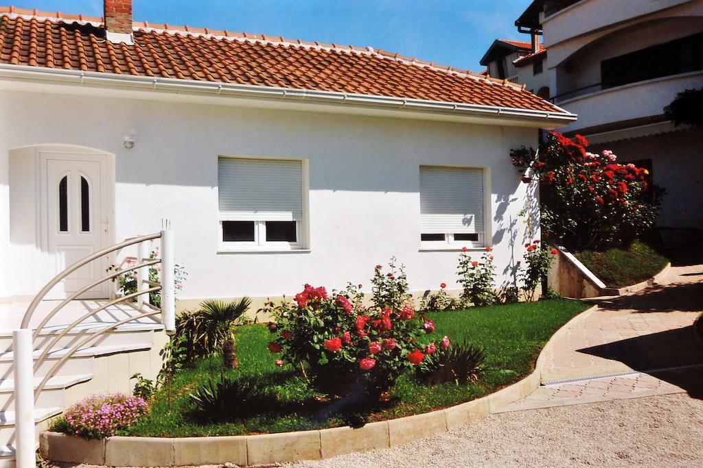 Apartments Tulipan - With Free Private Parking Garage Mostar Extérieur photo