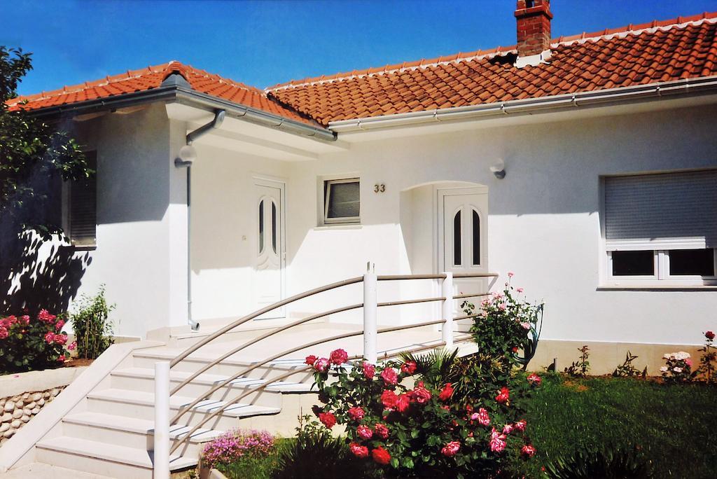 Apartments Tulipan - With Free Private Parking Garage Mostar Extérieur photo
